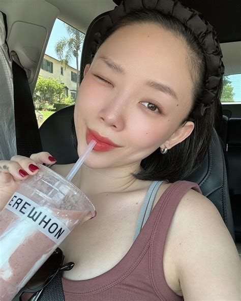 Tổng hợp Hình ảnh ca sĩ Tóc Tiên bikini khoe dáng táo bạo