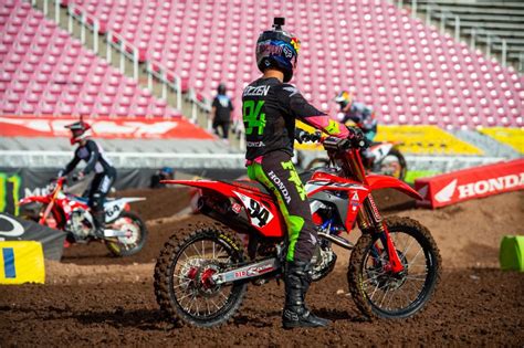 Roczen Third In Ama Supercross Final Standings