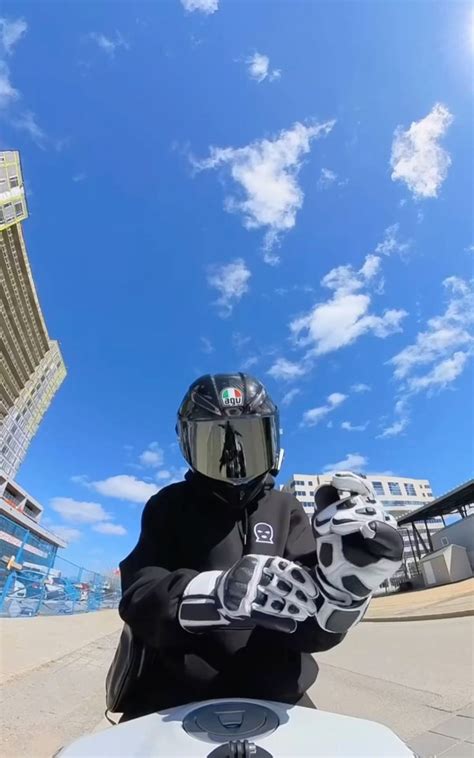 Pin By Halo On My Saves Racing Motorcycles Pretty Bike Hot Biker Guys