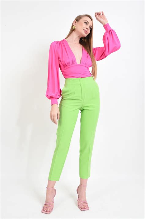 body fucsia cu fronseuri verticale poema