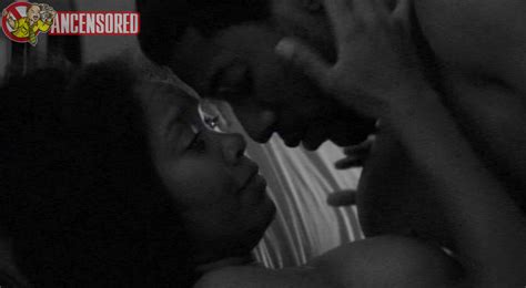 Naked Aliza Pearl In Something Is Killing Tate