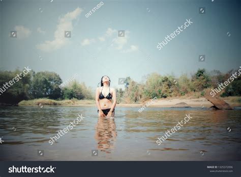 Sexy Woman Bikini River Waterfall Foto De Stock 1325372096 Shutterstock