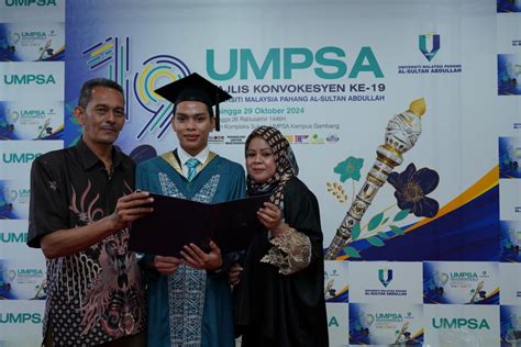 Muhammad Shafiq Anak Mekanik Berjaya Raih Anugerah Pro Canselor Dan