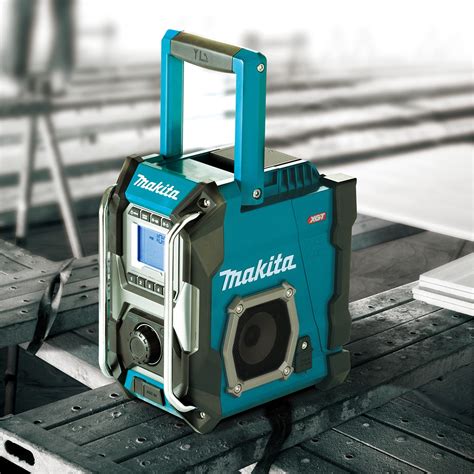 MR001GZ Jobsite Radio Makita Australia