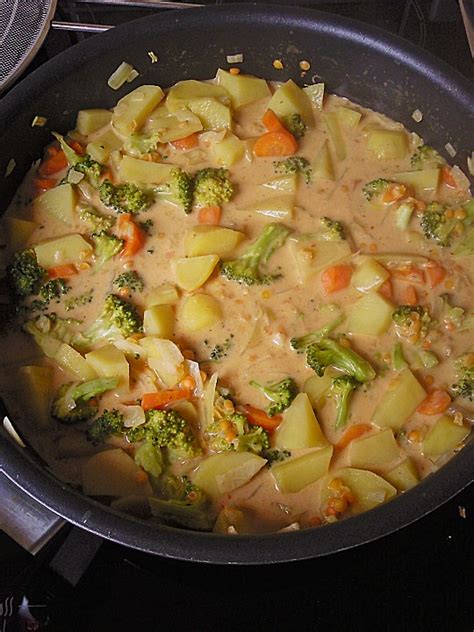 Kartoffel Brokkoli Curry Mit Kokosmilch Von Alexandradugas Chefkoch De