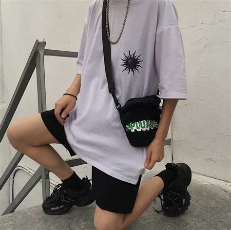 Однотонная футболка свободная с солнцем купить недорого в интернет ...