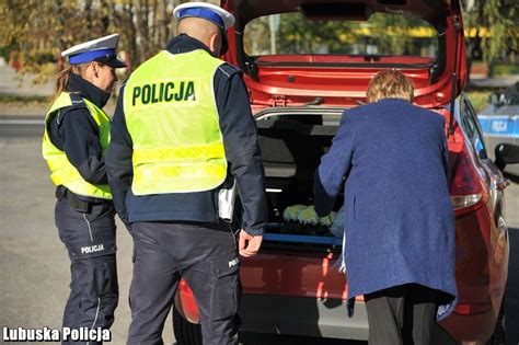 Ruszyła policyjna akcja Znicz 2019 Na drogach 5 tys policjantów