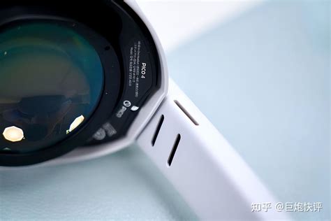 小了！轻了！分辨率高了！PICO 4 VR 一体机开箱测试 - 知乎
