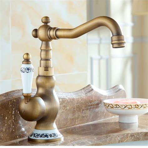 Antique Brass Faucet Bathroom Single Handle Bathroom Sink Mixer Taps Hot And Cold Water