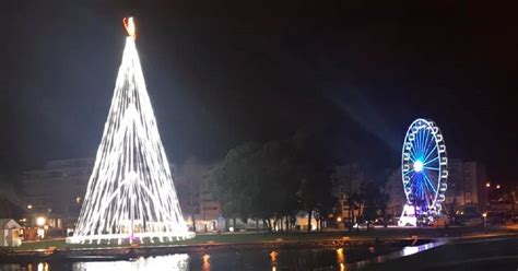 Maior Árvore de Natal de Portugal ilumina se esta quinta feira dia 1