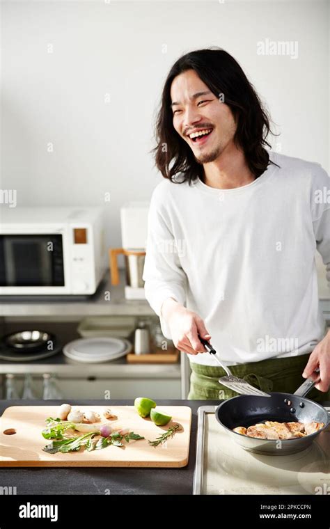 Man Eating Steak Hi Res Stock Photography And Images Alamy