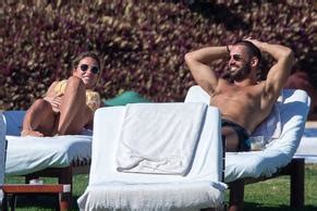 Jessie James Decker Sexy Showing Off Her Hot Curves In Mexico Aznude