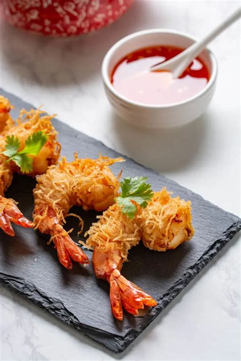 Goong Sarong Deep Fried Shrimp Wrapped In Vermicelli Noodles Wok