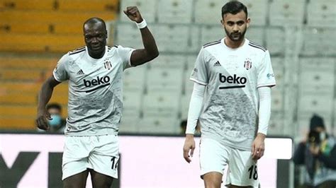 Ghezzal Dan Derbi Ncesi Fenerbah E Ye G Zda Taraftar Na Da Mesaj