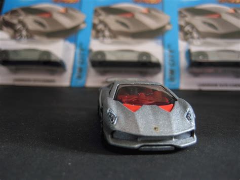 HumWheels 2014 Hot Wheels Lamborghini Sesto Elemento