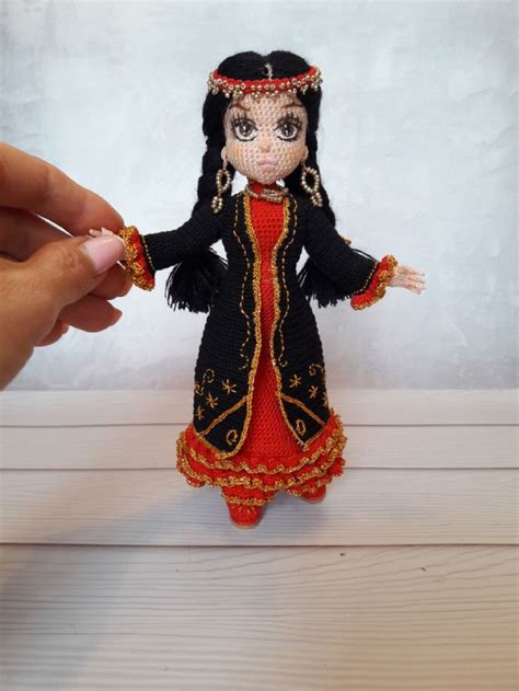 Вязанная кукла в башкирском национальном костюме