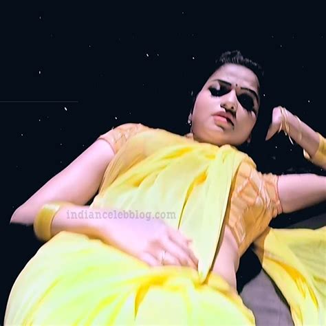 Nithya Ram Nandhini Tamil Serial S Hot Saree Pics Indiancelebblog