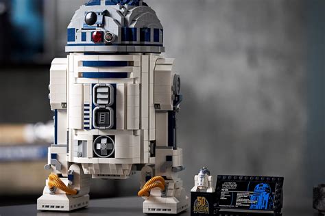 Lego R2-D2 | Uncrate