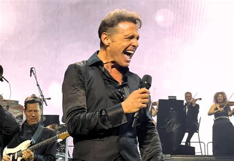 Luis Miguel Dona Mdp En Apoyo A Los Damnificados En Acapulco