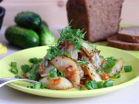 Жареная картошка с луком на сковороде — пошаговый рецепт с фото и видео ...