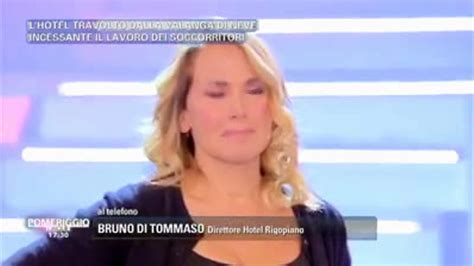 Pomeriggio 5 Barbara D Urso In Lacrime Per Il Dramma Dell Hotel Rigopiano