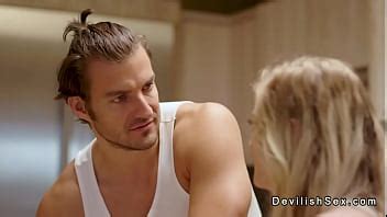 Esposa Rubia Casada Enga Ando A Su Marido Con Un Extra O Xvideos