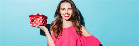 Что подарить девушке на 24 года - идеи подарков