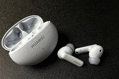 Лучшие беспроводные наушники в 2024 году | РБК Life