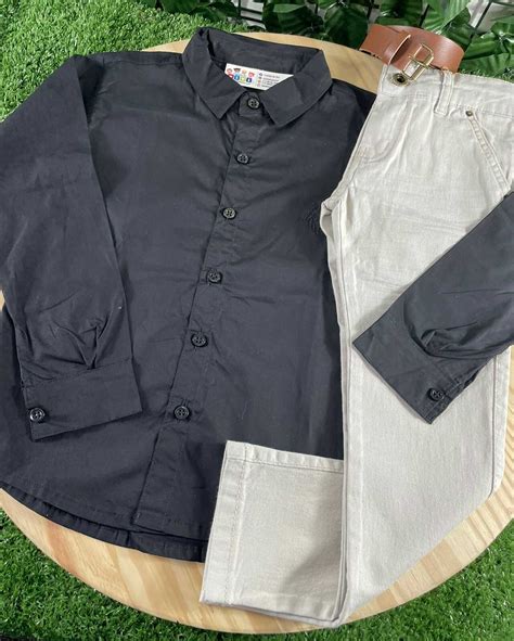 Conjunto Roupa Social Infantil Calça Nude e Camisa Preta para Festas e Eventos