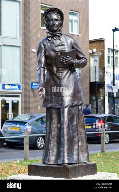 London England Uk Statue Catherine Booth Wife Of William Booth