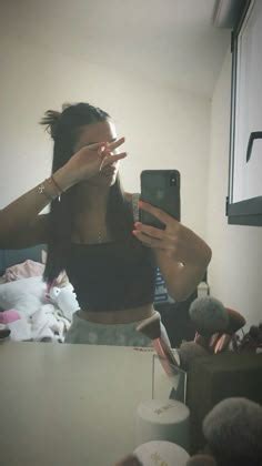 Pin By Miaa On Pins Von Dir In Pretty Brunette Cute Selfie Ideas Insta Photo Ideas
