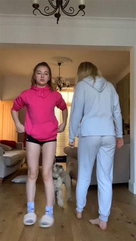 Pin By Leah On Pins By You Cute Lesbian Couples Outfits With Leggings Beautiful Women Videos