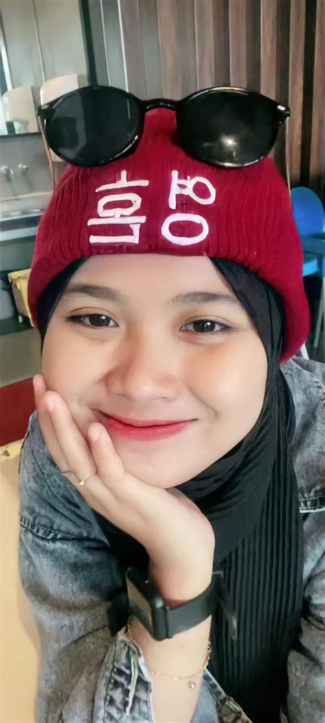 Hot TikToker Đạt Villa đặt chân đến Indonesia gặp Vidhia Khi hai ta về một nhà