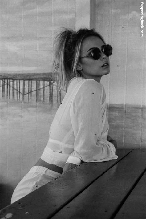 Amber Davis Amberrdaviss Nude OnlyFans Leaks Fappening FappeningBook