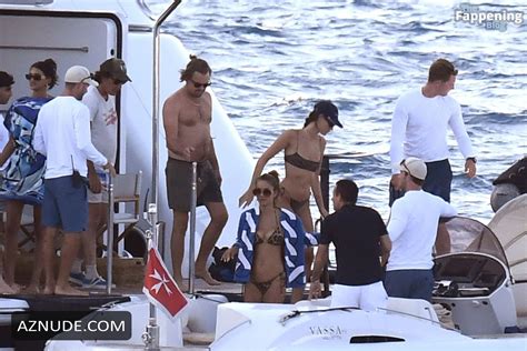 Vittoria Ceretti Sexy Seen With Leonardo Dicaprio Showing Off Her Hot Bikini Body On A Yacht In