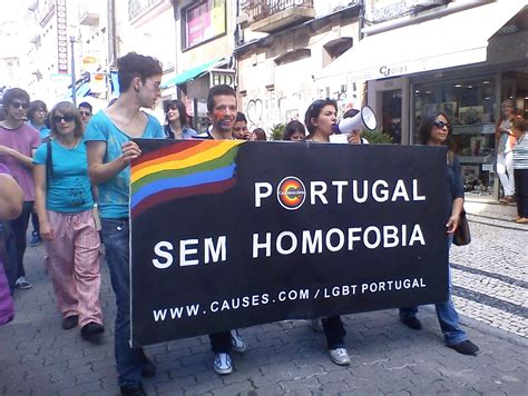 Portugal proÃbe cura gay MIXBRASIL