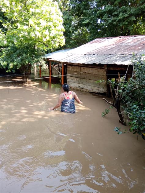 Viviendas afectadas por inundaciones en Suchitepéquez Stereo 100