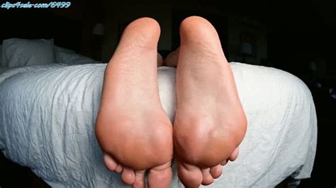 K GIGANTIC Size Relaxed Candid Views MP Amateur Soles Giantess And Footjobs Clips Sale