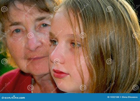 Jeune Et Vieux Photo Stock Image Du Gosses Espoir Blonde