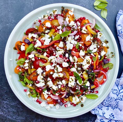 Tomato And Pomegranate Salad