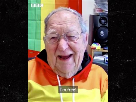 90 Year Old Man Comes Out To Gay Daughter