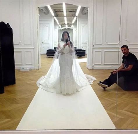 Kim Kardashian Ndan Disa Foto T Dasm S Me Kanye West Por Ai Nuk