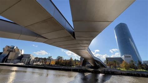 Premium Photo Puente Sobre La Ria De Bilbao