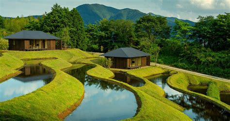 Kengo Kuma Scatters Hot Spring Hotel Across Sculpted Rice Terraces