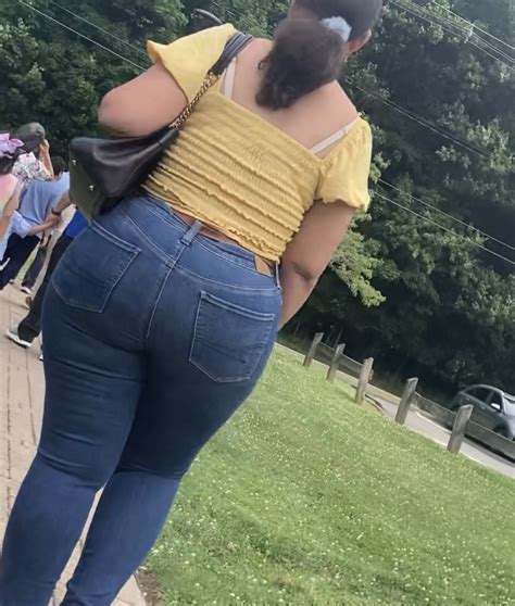 Thick Latina Milf Fills Out Jeans Nicely Tight Jeans Forum