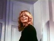 Naked Denise Lee Dann In Takt Og Tone I Himmelsengen