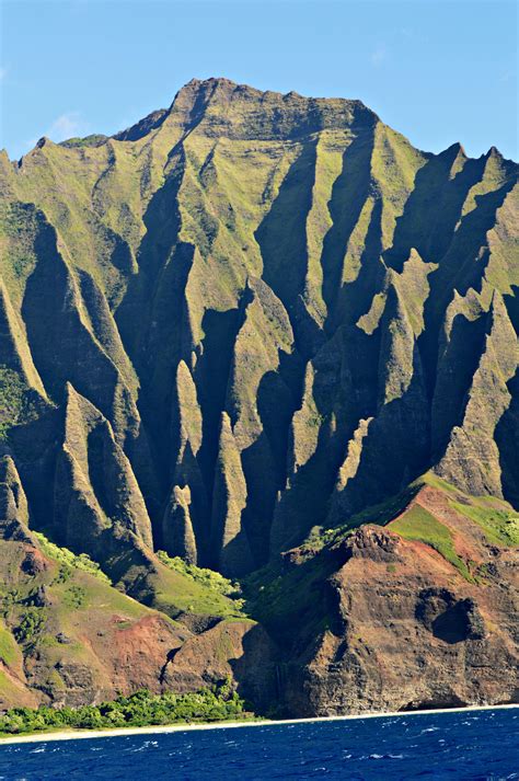 A Sunset Cruise Around The Na'Pali Coast - The Wandering Weekenders