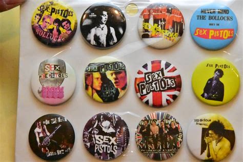 缶バッジ 個セット SEX PISTOLS セックスピストルズ ② Sex Pistols 売買されたオークション情報yahooの商品情報をアーカイブ公開 オークファン