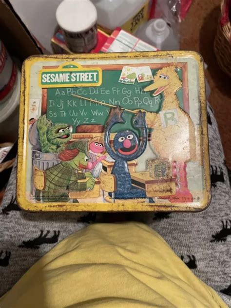 VINTAGE 1979 METAL Sesame Street Lunch Box With Thermos Aladdin