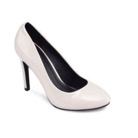 Pending Nude High Heel Pumps Women S Fashion Footwear Heels On Carousell